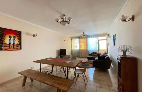 Oyster Bay Apartment | Discover a Hidden Gem with Self Check-In & Family Amenities