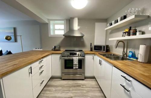 North End Apartment | Cozy Hidden Getaway with Backyard for Family and Pets