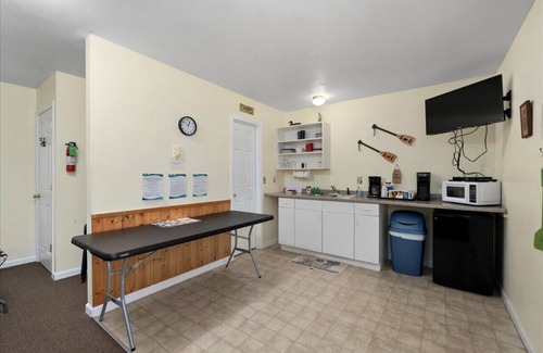 Durhamville Apartment | Unforgettable Hidden Harbor Marina: Premier Fishing Retreat