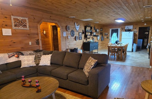 Cosby Cabin | Pet-Friendly Hidden Haven with Fenced Yard & Spa Retreat