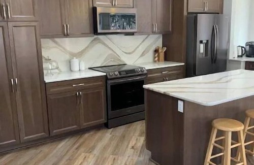 Carsonville House | Exquisite Hidden Hemlock Retreat with Pool and Spa Tub