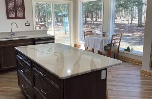Carsonville House | Exquisite Hidden Hemlock Retreat with Pool and Spa Tub
