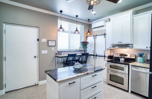 Amarillo House | Idyllic Hideaway with Views, Spa & Breakfast Awaits You