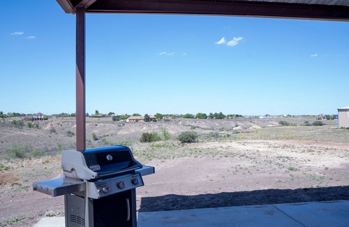 Amarillo House | Idyllic Hideaway with Views, Spa & Breakfast Awaits You