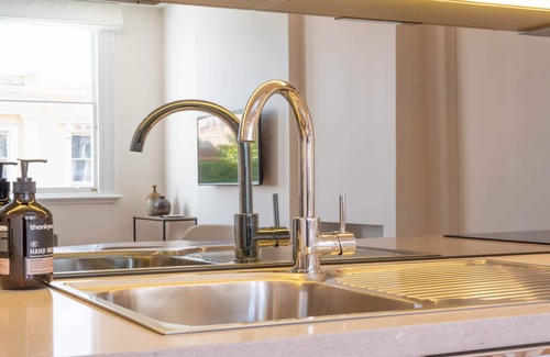 Launceston CBD Apartment | Explore a Hidden Inner City Apartment in Launceston