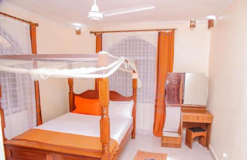 Kilifi House | Secluded Retreat by the Creek with Pool & Ocean View