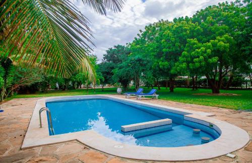 Kilifi House | Secluded Retreat by the Creek with Pool & Ocean View