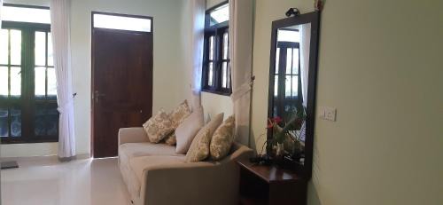 Dambulla House | Discover Hidden Lake Cottages Sigiriya with Pool & Breakfast