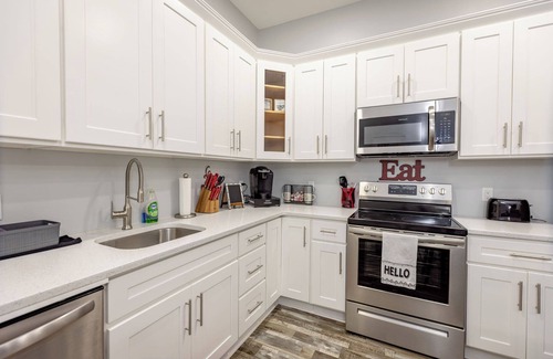 Osage Apartment | Discover the Hidden Mountain Gem with Spa and Family Amenities