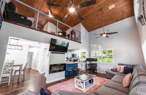 Townsend House | Discover Your Hidden Oasis with Ocean Views and Spa Retreat