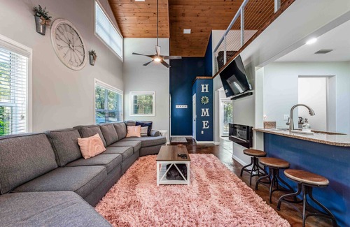 Townsend House | Discover Your Hidden Oasis with Ocean Views and Spa Retreat