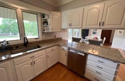 Cloquet House | Serene Oasis with Pool and Breakfast, Guest Rated 10/10
