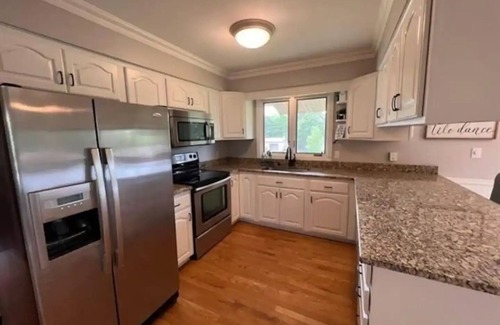 Cloquet House | Serene Oasis with Pool and Breakfast, Guest Rated 10/10