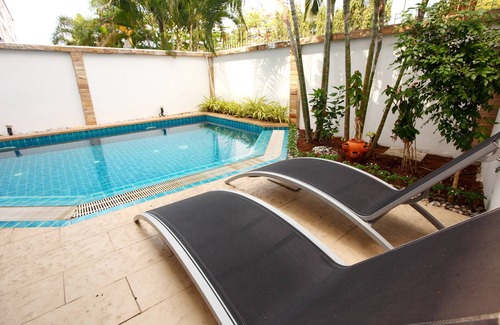 North Pattaya Villa | Relaxing Hidden Palm Pool Villas with Ocean Views & Pools