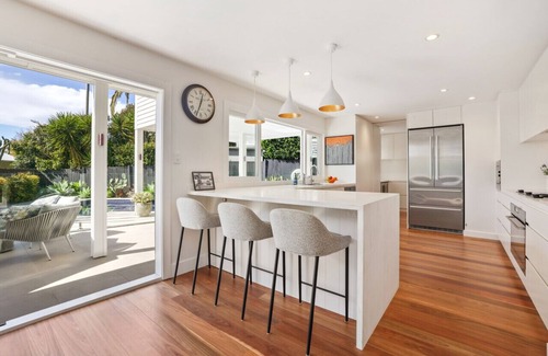 Newport House | Secluded Escape - Steps Away from the Beach Oasis