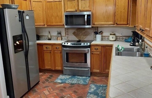 D'Iberville Cottage | Cozy Hidden Pearl Cottage Near Scarlet Pearl Casino