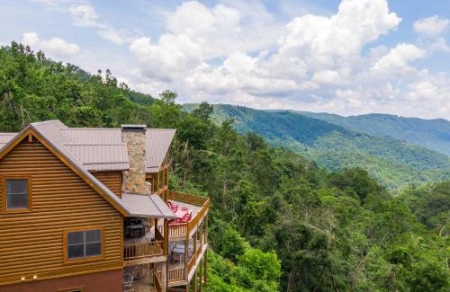 Deep Gap House | Experience Hidden Ridge: Family-Friendly Retreat Awaits