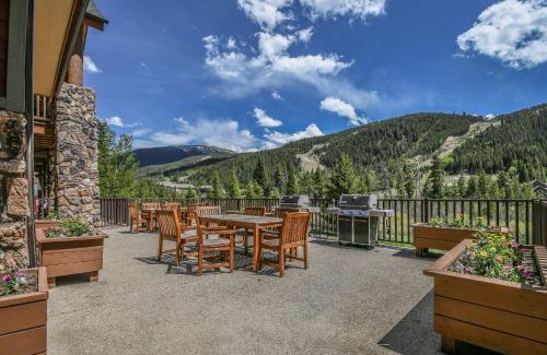 Mountain House House | Discover Hidden River Lodge with Hot Tub & Child-Friendly Fun