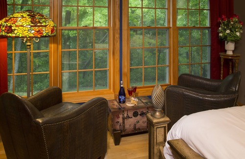 Hingham Bed & Breakfast | Discover Hidden Serenity B&B: Guest Rated 9.8/10!