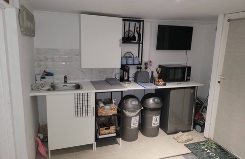 Gillingham Apartment | Discover Hidden Treasure: 2-Bed Retreat in Gillingham