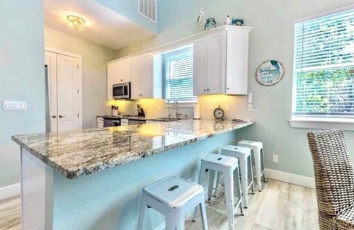 North Captiva House | Hidden Treasure: Beachfront Escape with Pool and Tiki Bar