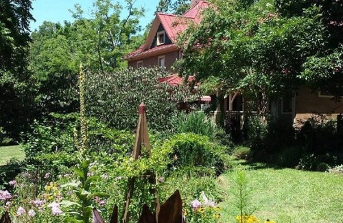 Historic Montford House | Discover a Gem with Ocean Views by Downtown!