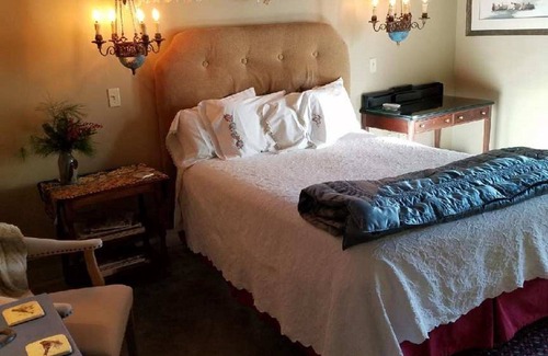 Historic Montford House | Discover a Gem with Ocean Views by Downtown!