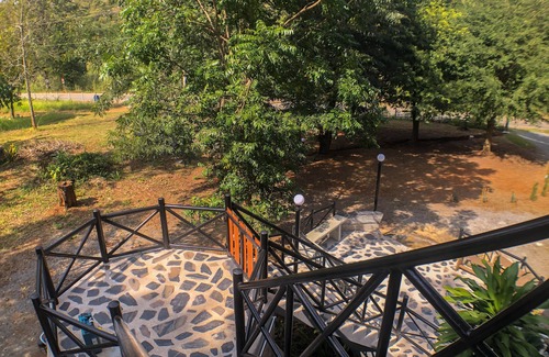 Nong Nam Daeng House | Enchanting Treehouse Retreat in Khao Yai - Pet Friendly!