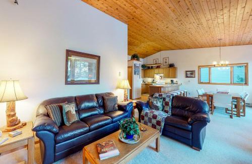 Big Sky Apartment | Family-Friendly Escape at Hidden Village 724 with Hot Tub