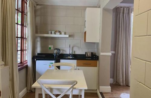 Berea House | Relax in Hidden Villas Guesthouse: Child-Friendly Retreat