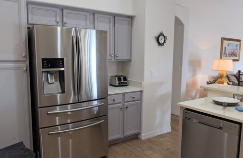 Orange Tree Villa | Idyllic Waterfront Retreat - 18 Minutes to Disney Attractions