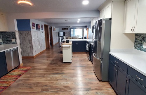 Kendall Cottage | Discover Hide-a-way at Swan Lake: Dog Friendly Retreat
