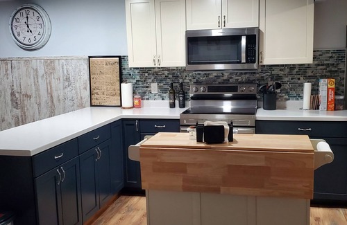 Kendall Cottage | Discover Hide-a-way at Swan Lake: Dog Friendly Retreat