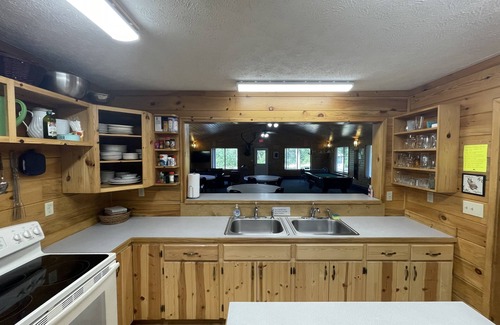 Indian River Cabin | Discover Your Retreat: Lodge for 36 with Ocean Views