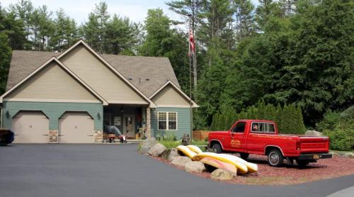 Lake Luzerne Resort | Relax at Hide-A-Way Waterfront Cottages with Ocean Views