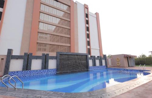Vrindavan Hotel | Relax at Hide Away Studios with Pool and Restaurant Access