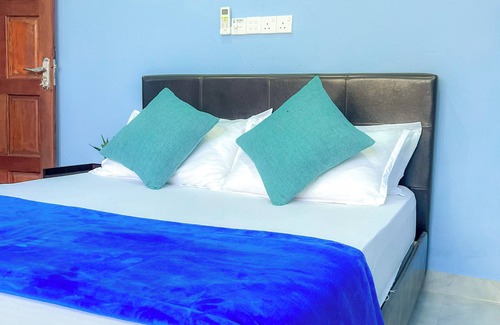 Hulhudheli Bed & Breakfast | Discover Family-Friendly Comfort at Hide Inn Blue
