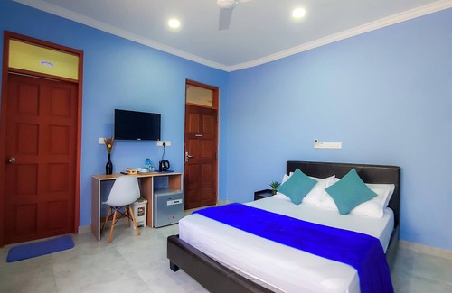 Hulhudheli Bed & Breakfast | Discover Family-Friendly Comfort at Hide Inn Blue