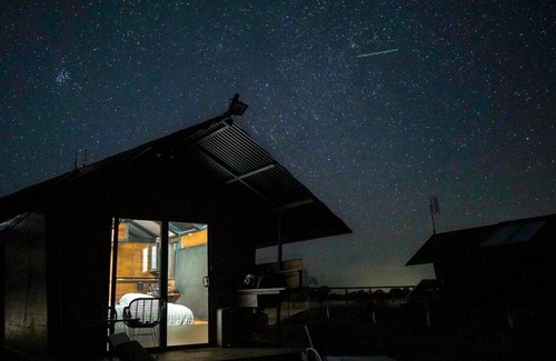 Kirwans Bridge House | Experience Hide & Seek Glamping Hut with Oceanfront Views