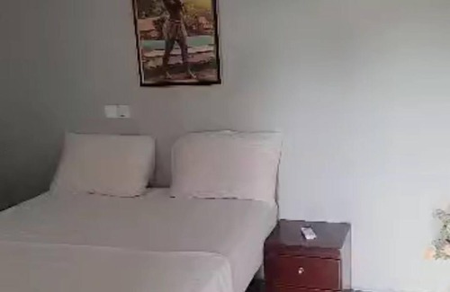 Nungua Hotel | Hide View Hotel