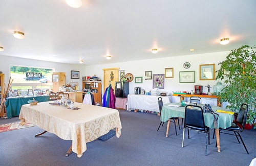 Oroville Cabin | Relaxing Retreat at Eden Valley Guest Ranch with Breakfast