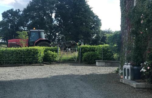 Fordstown House | Discover Hideaway at Foxhollow: Rated 10/10 with Breakfast