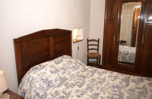 La Fagette House | Cozy Holiday Home with Terrace - Pet & Child Friendly Stay