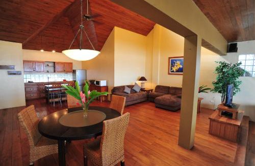 Hideaway Island Resort | Serene Hideaway Island Resort with Private Beach Access