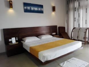 Tangalle Cabin | Relax at Hideaway Lodge with Oceanfront Views & Spa