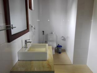 Tangalle Cabin | Relax at Hideaway Lodge with Oceanfront Views & Spa