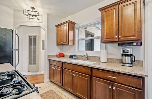 Paso Robles House | Relaxing Hideaway on Oak with Fire Pit & Family Amenities