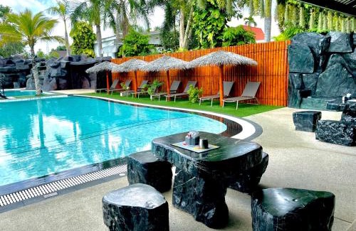 Ban Chang Resort | Pet-Friendly Hideaway Resort Banchang with Oceanfront Pool