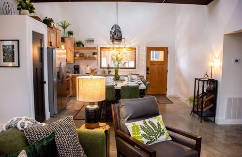 Eagle Rock House | Pet-Friendly Hideaway South by Table Rock Lake – 10/10 Rating
