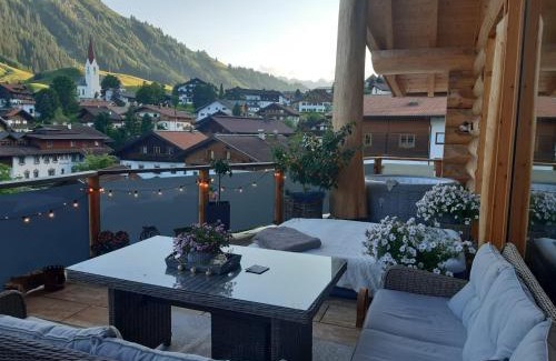 Berwang Ski Chalet | Top-Rated Hideaway Zugspitz in Berwang with Ocean Views